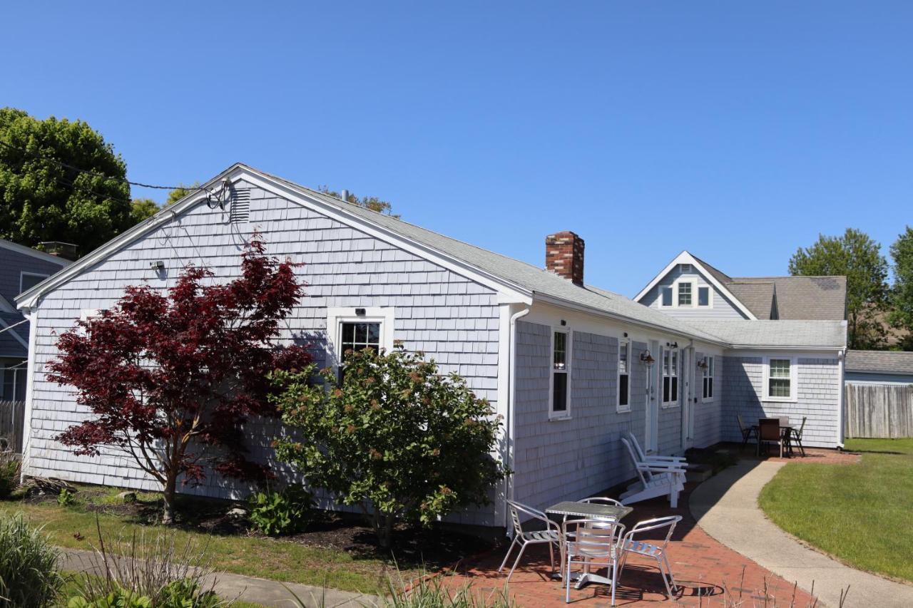 Seaside Serenity, Just A Block /0.1 Mile Away From The Beach 야머스포트 외부 사진